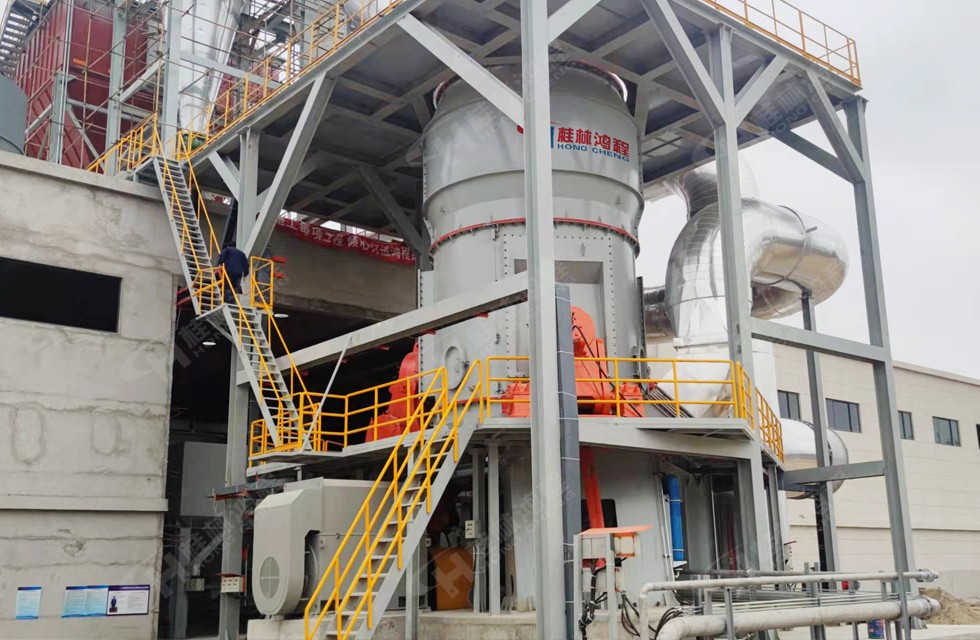 豪氣！福建這家廠一次訂了三臺鈦精礦磨粉機(jī)