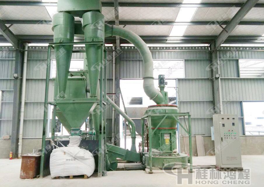 桂林鴻程雜鹵石雷蒙磨粉機，雜鹵石磨機，雜鹵石磨粉機-HC系列縱擺式磨粉機環(huán)保設(shè)備