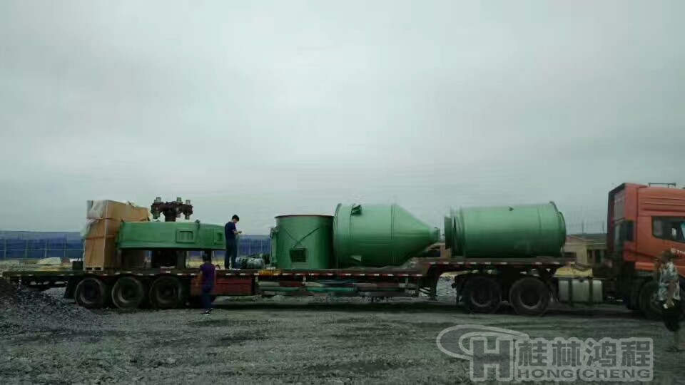 桂林鴻程磨粉機(jī)裝車發(fā)往客戶現(xiàn)場(chǎng) 桂林鴻程磨粉機(jī)裝車發(fā)往客戶現(xiàn)場(chǎng)