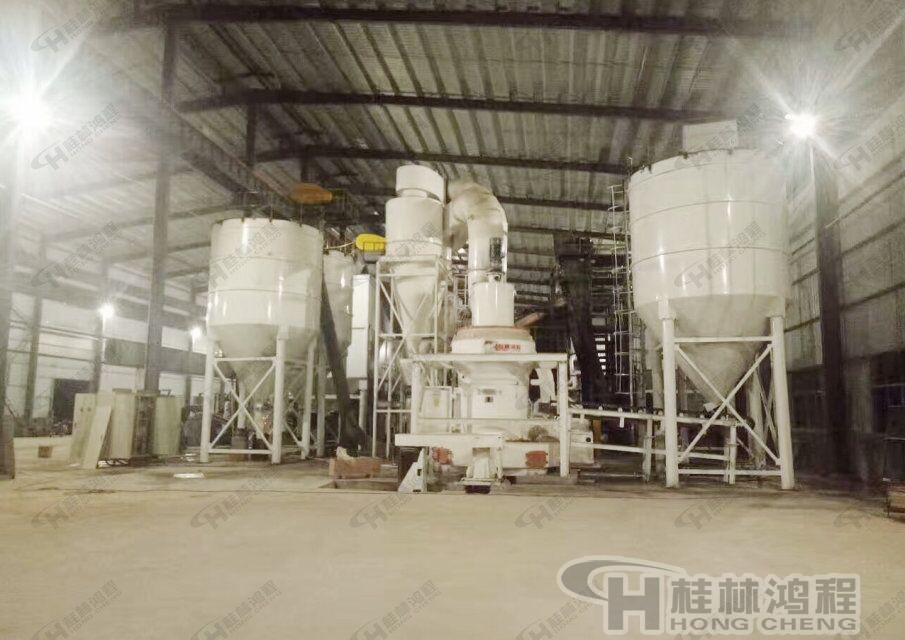 石墨磨粉機，石墨雷蒙磨，石墨雷蒙機，600目石墨粉設(shè)備，HC1700擺式磨粉機
