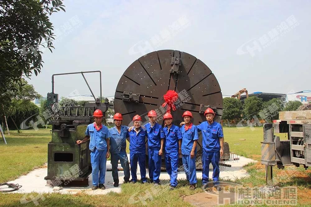 桂林鴻程磨粉機生產(chǎn)設(shè)備1-01落地車床光榮退休 桂林鴻程磨粉機設(shè)備1-01落地車床光榮退休