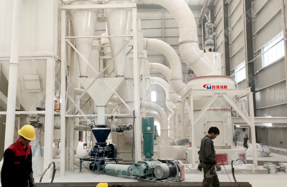 時產(chǎn)5噸的磨粉機(jī)hcq1500擺式磨粉機(jī)4臺在賀州通電運行
